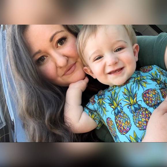 Meet your Posher, Keely - Picture 1 of 1